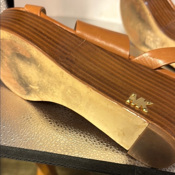 Michael Kors Tan Platform Sandals with Metallic Sole - Picture 8 of 9